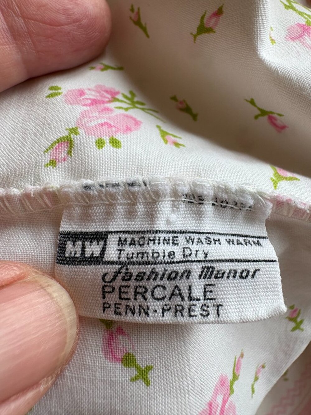 Set of Vintage Pink Rose Standard Size Pillowcases - Picture 3 of 4
